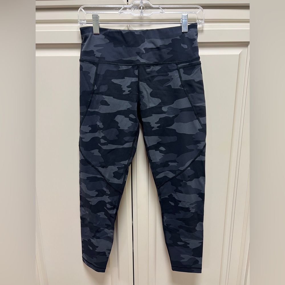 Sweaty Betty Camo 7/8 length Power Leggings sz small